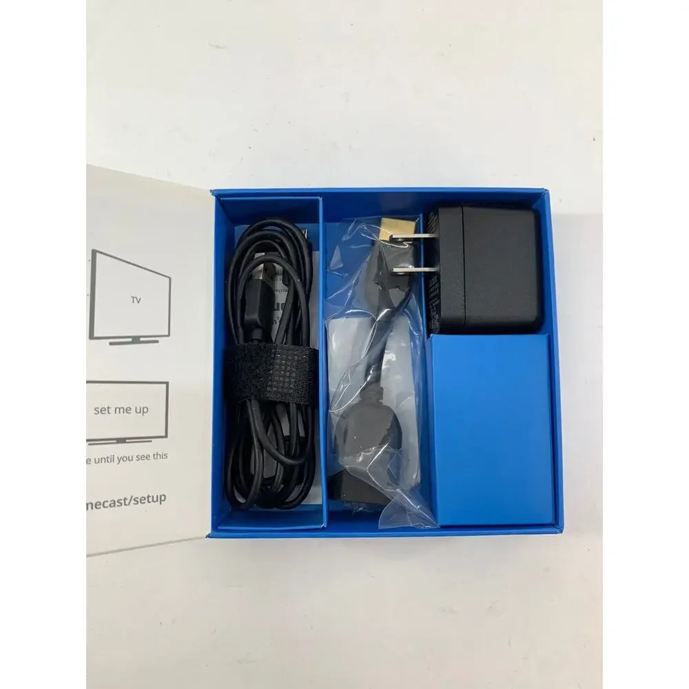 Google Chromecast (1st Generation) Streaming Media Player / (Black)